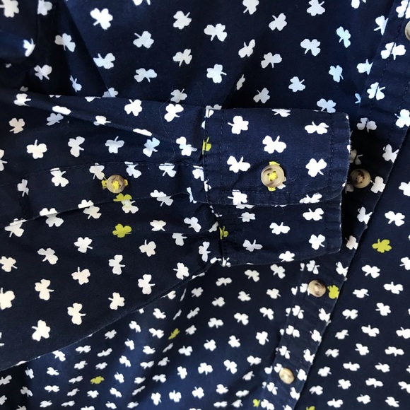 G H Bass and Co shamrock button down - Picture 4 of 7